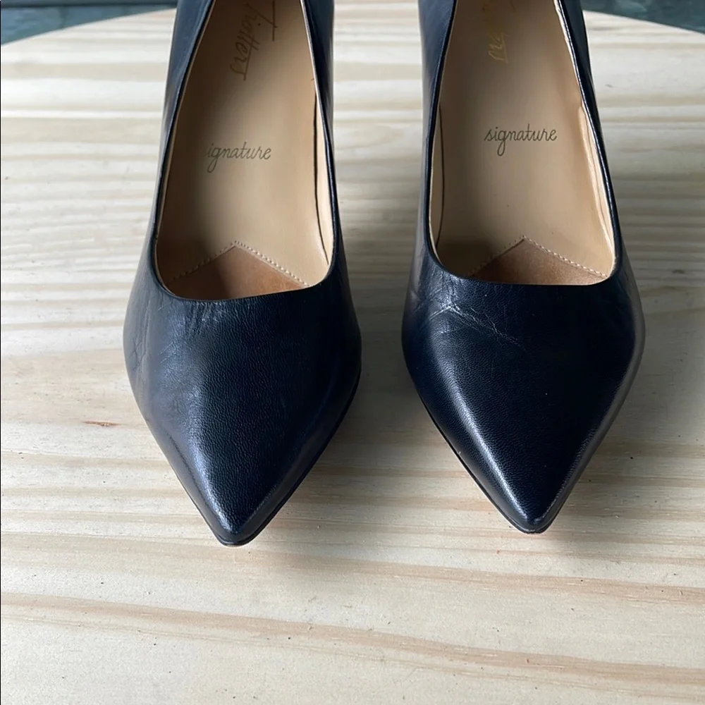 Trotters Black Heels Classic Pointed-Toe Pumps - Picture 2 of 16